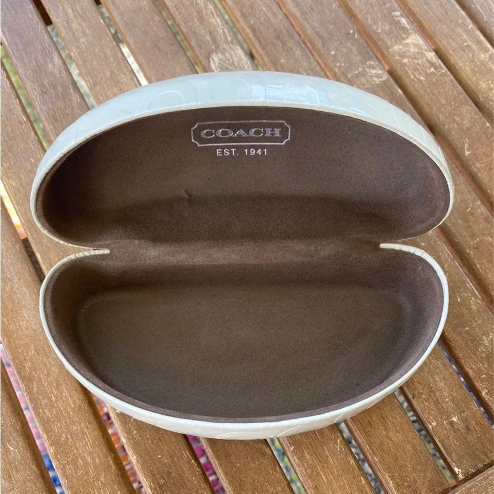 Coach Sunglasses- Lisbeth in Olive frames - Picture 10 of 11